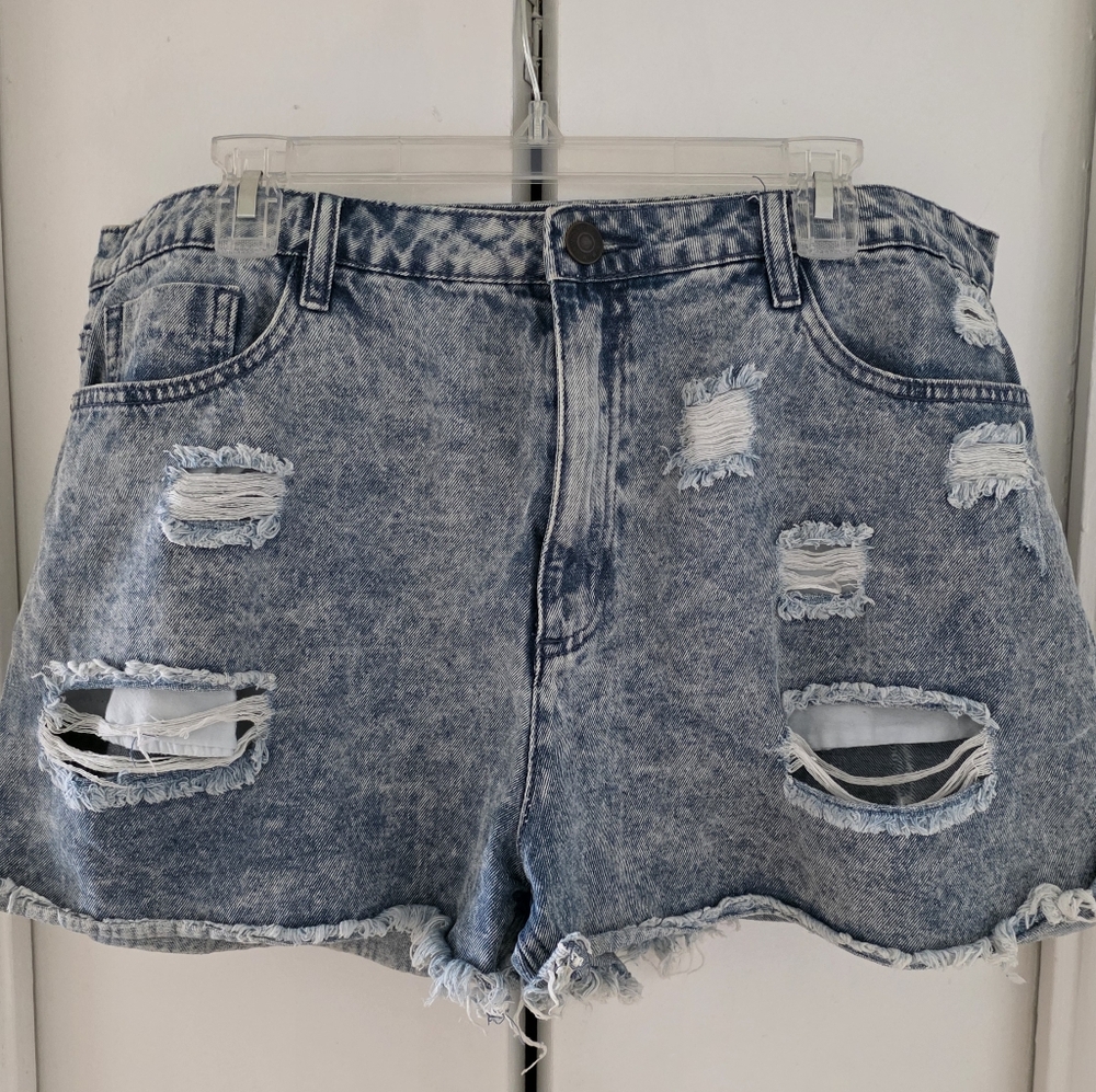 Vintage 00s Forever 21 Distressed Denim Blue Shorts